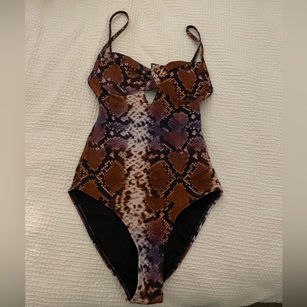 One piece bikini